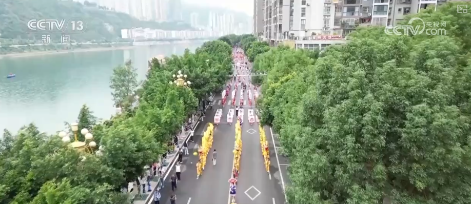 “文旅+非遗+科技+电影+生态”吸引游客纷至沓来 特色资源激